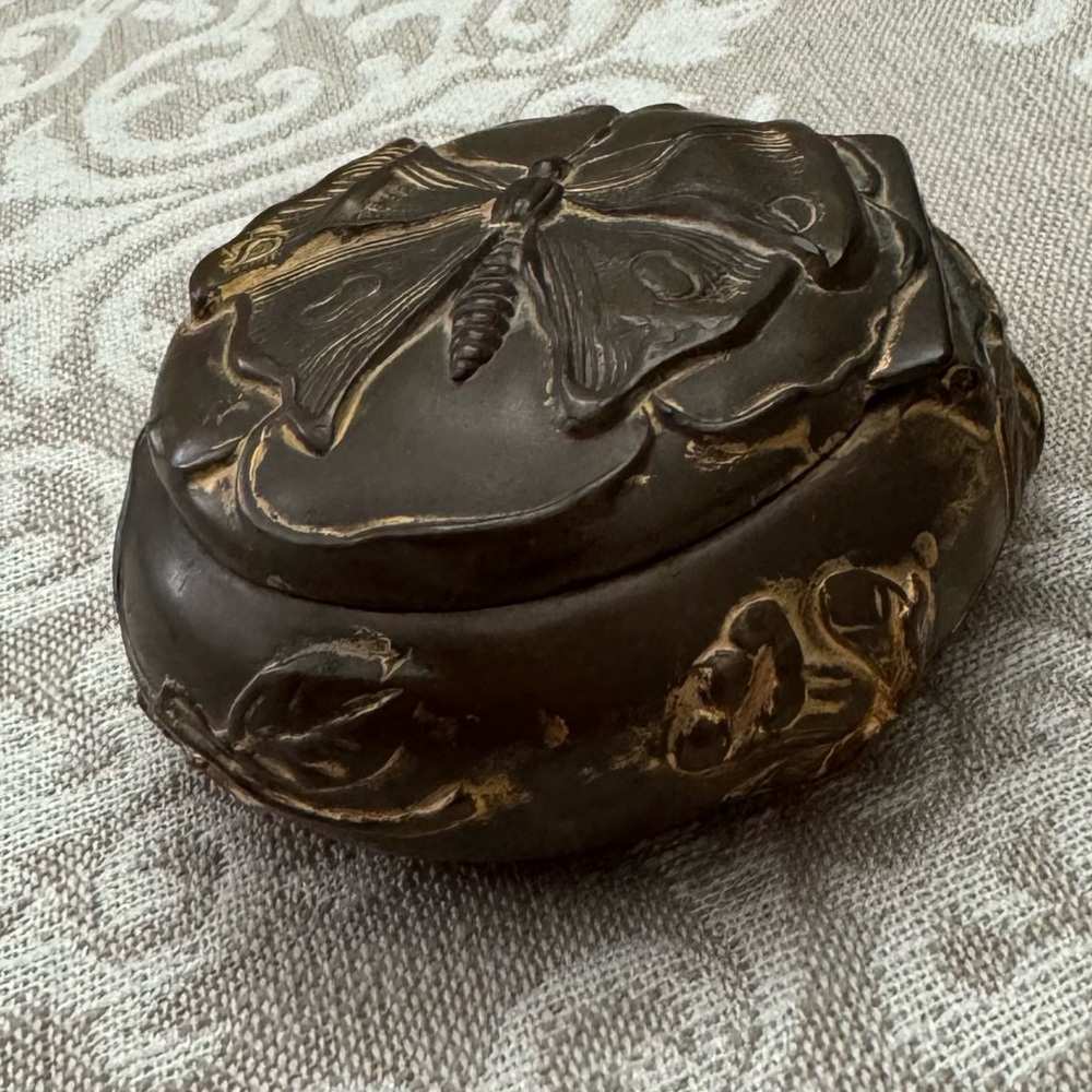 Antique Rogers Art Nouveau Butterfly Design Gilded
Bronze Hinged Trinket Box 858